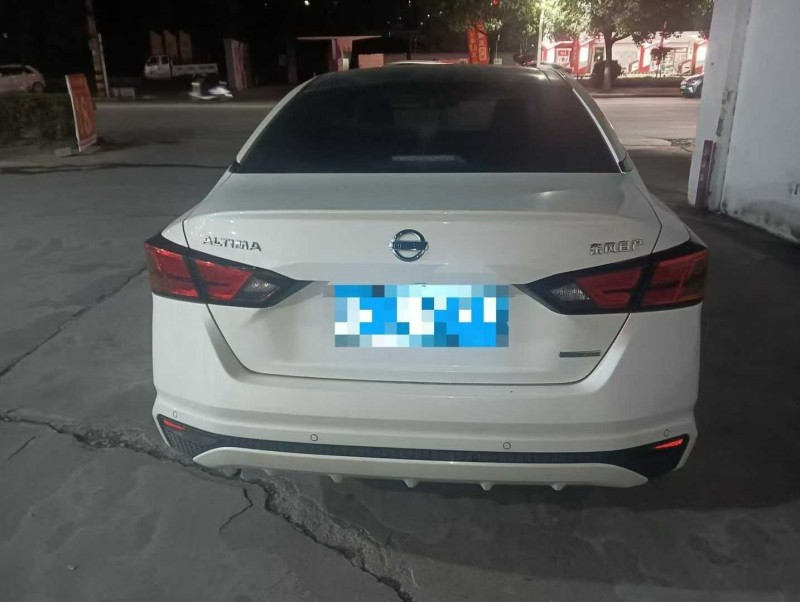 兰州22年日产天籁8