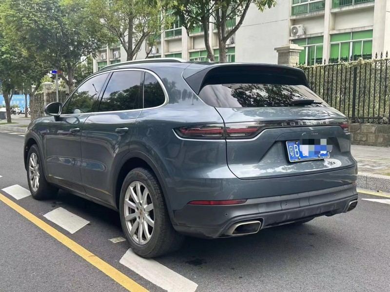 深圳18年保时捷卡宴9