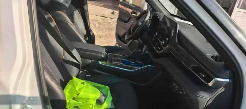 沧州25年丰田皇冠2