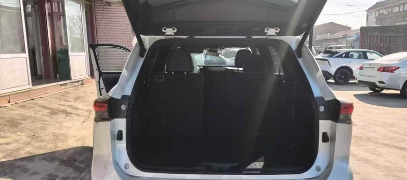 沧州25年丰田皇冠4