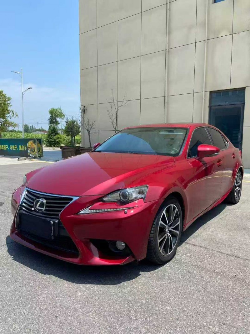 襄阳14年雷克萨斯IS3