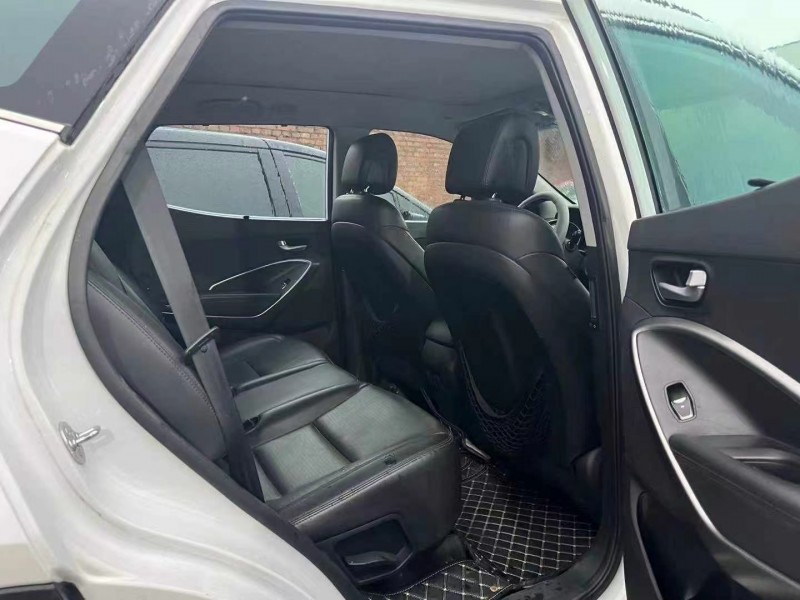 保定14年现代新胜达4