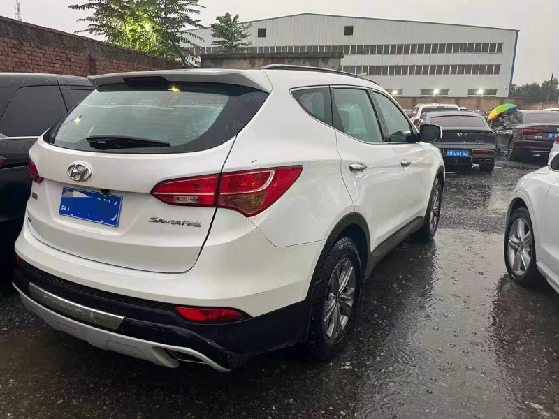 保定14年现代新胜达5