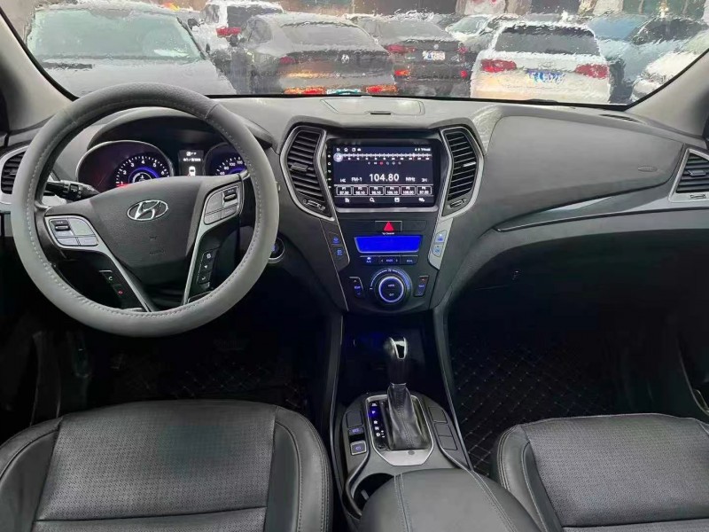 保定14年现代新胜达6