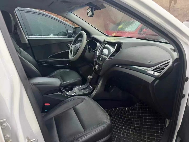 保定14年现代新胜达8