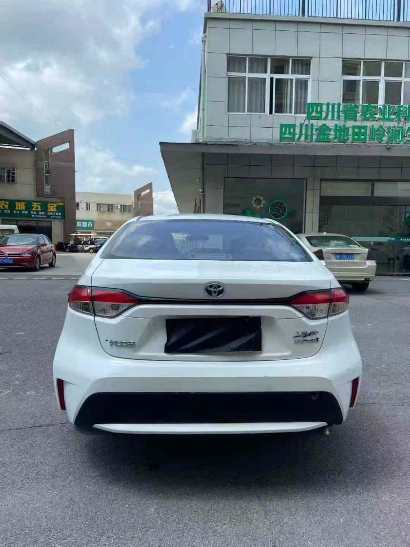 襄阳23年丰田雷凌9