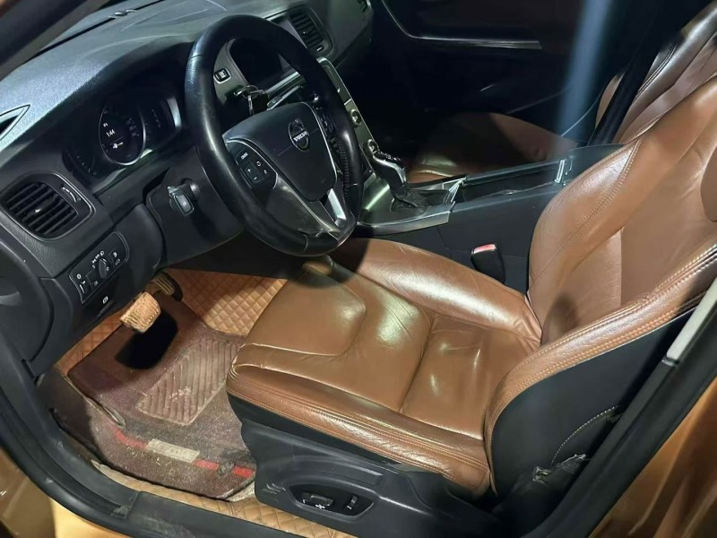 毕节14年沃尔沃S60L4