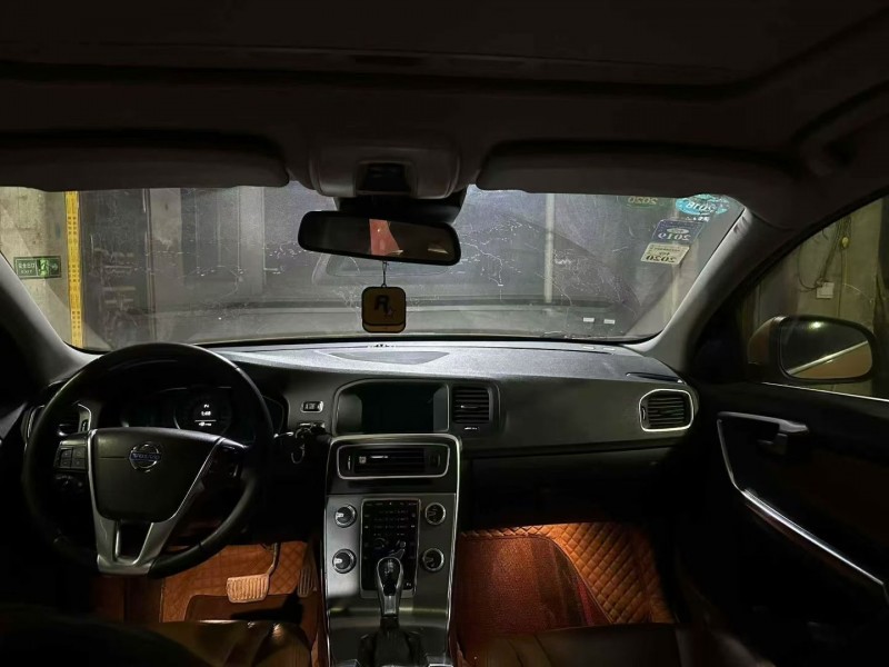 毕节14年沃尔沃S60L5