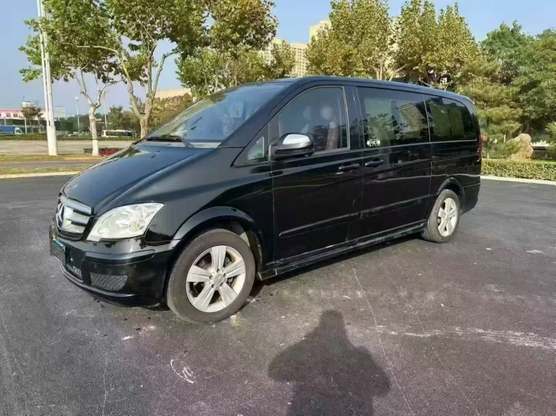 烟台17年奔驰唯雅诺3