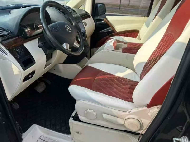 烟台17年奔驰唯雅诺4