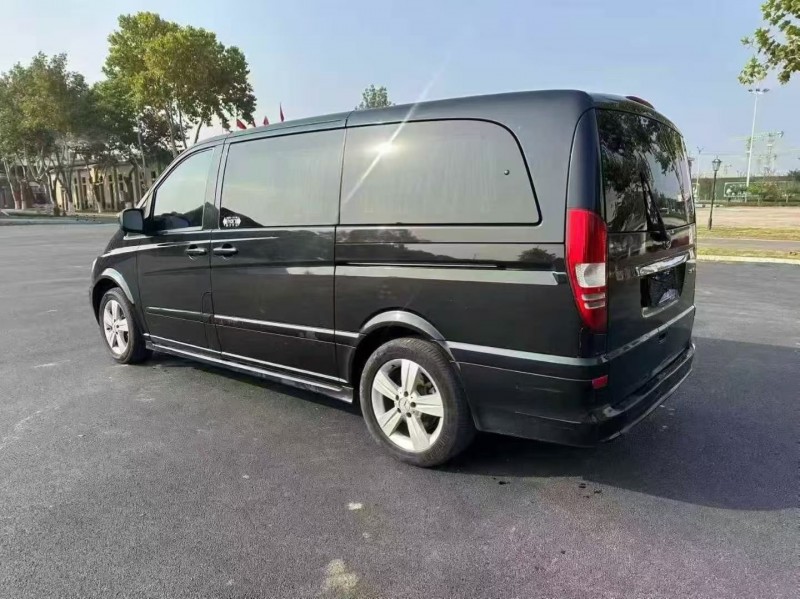 烟台17年奔驰唯雅诺8