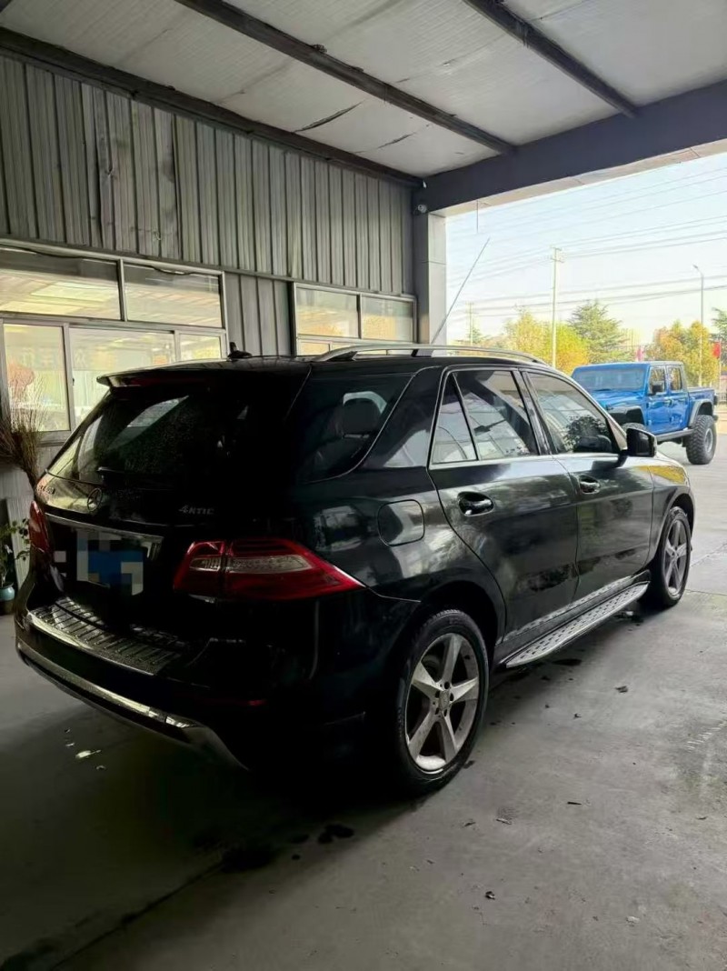 泰安13年奔驰ML8