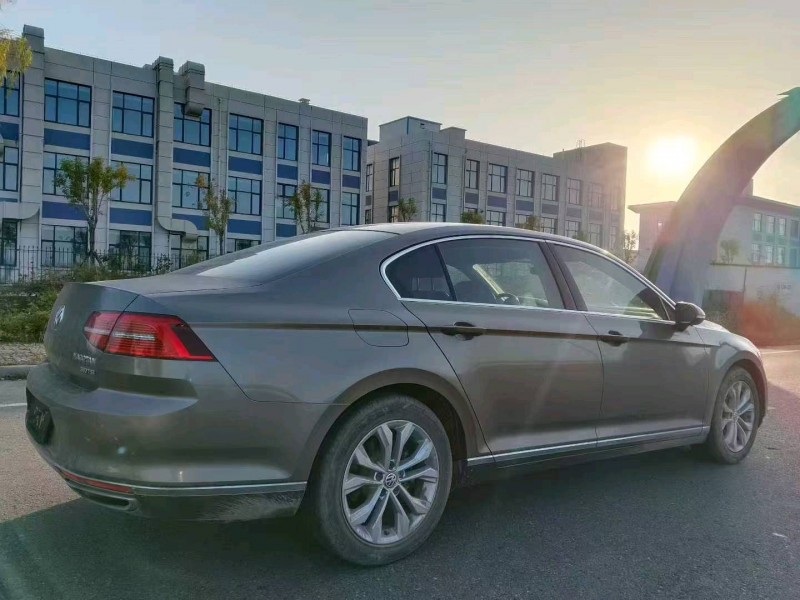 济宁17年大众迈腾2