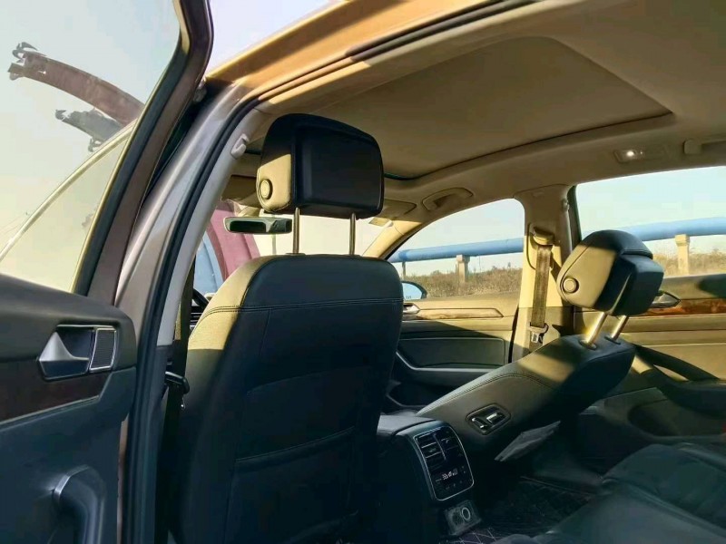 济宁17年大众迈腾7