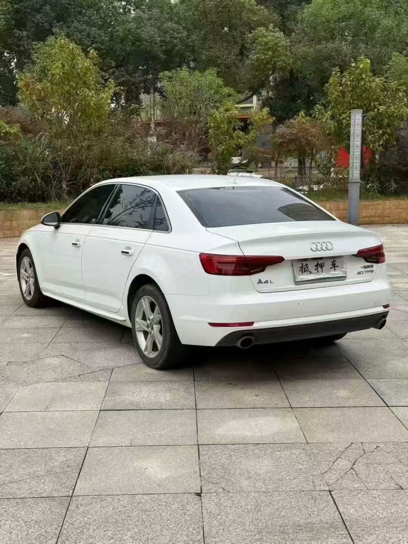 鹰潭17年奥迪A4L8