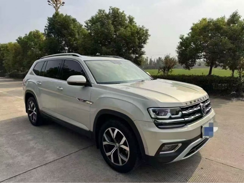 南通17年大众途昂3