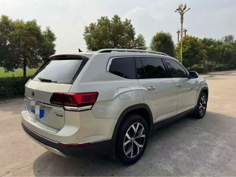 南通17年大众途昂8