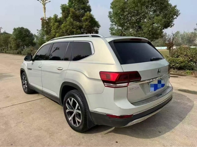 南通17年大众途昂9