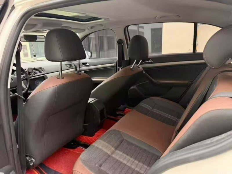 济宁22年大众朗逸4