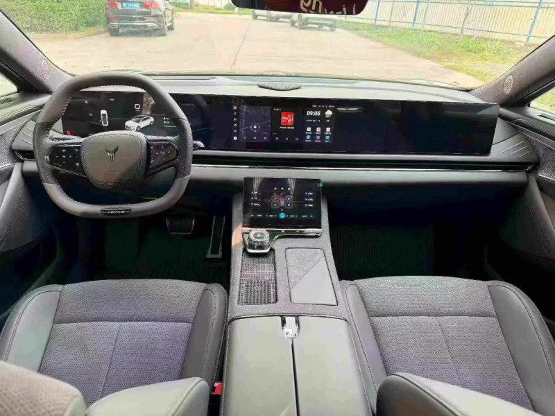 鄂州25年岚图汽车追光9