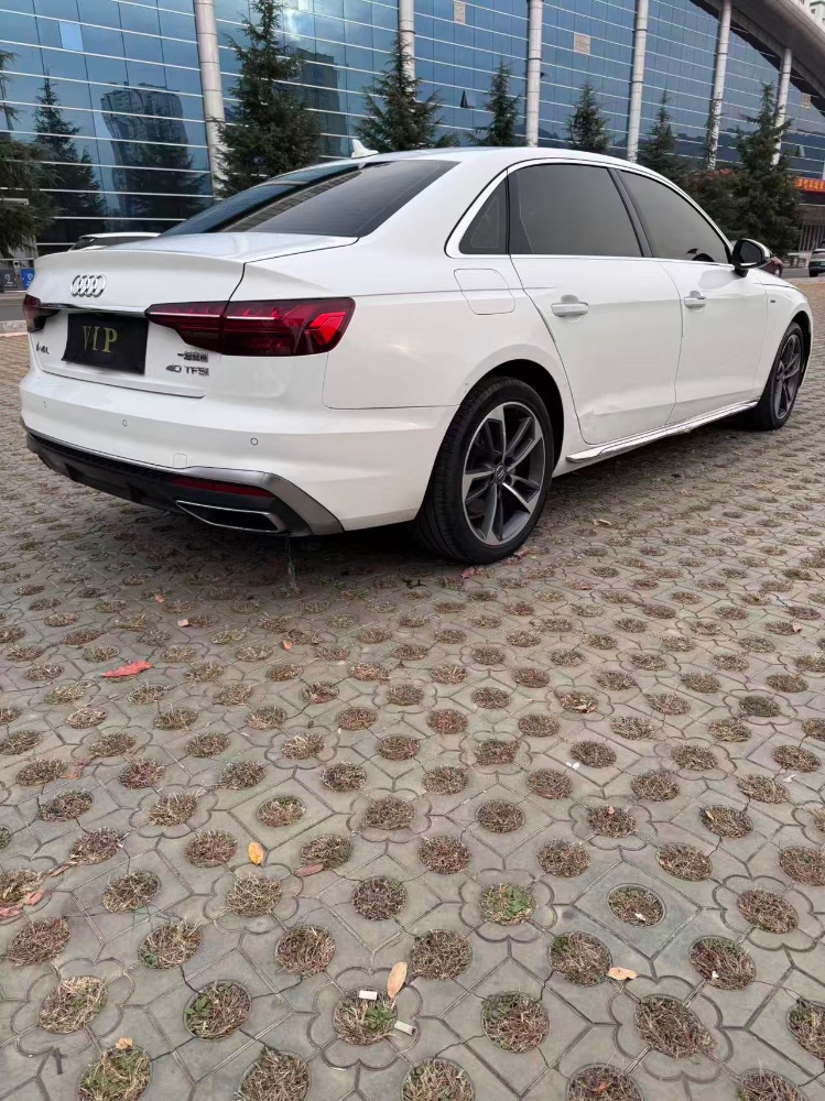 临夏21年奥迪A4L4