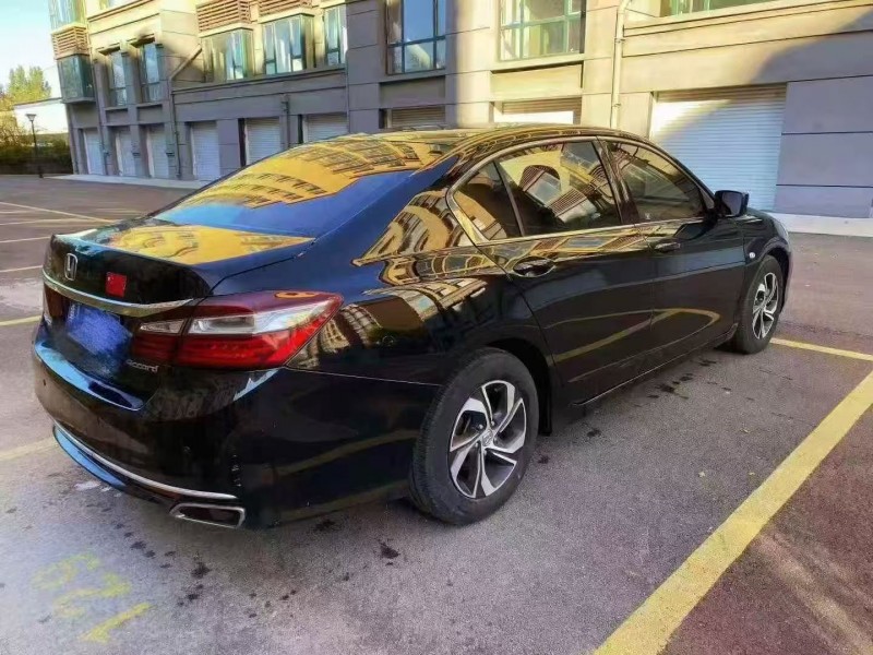 东营16年本田雅阁7