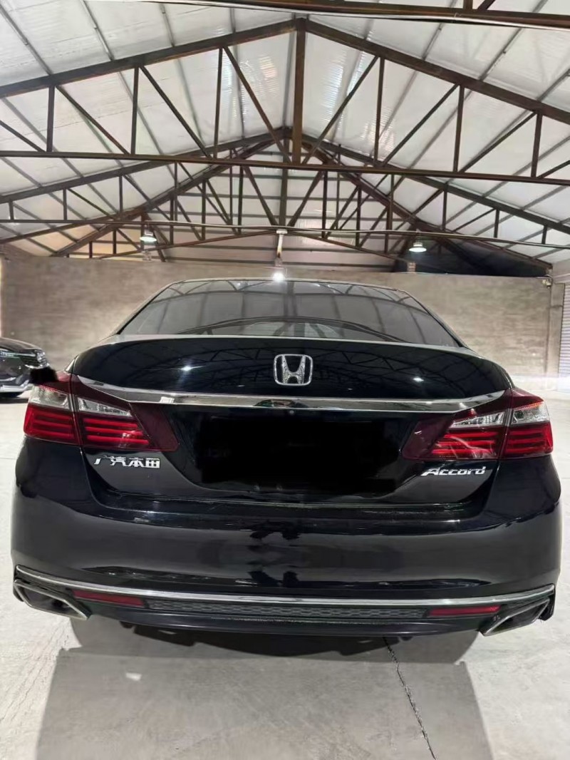 乌海18年本田雅阁9