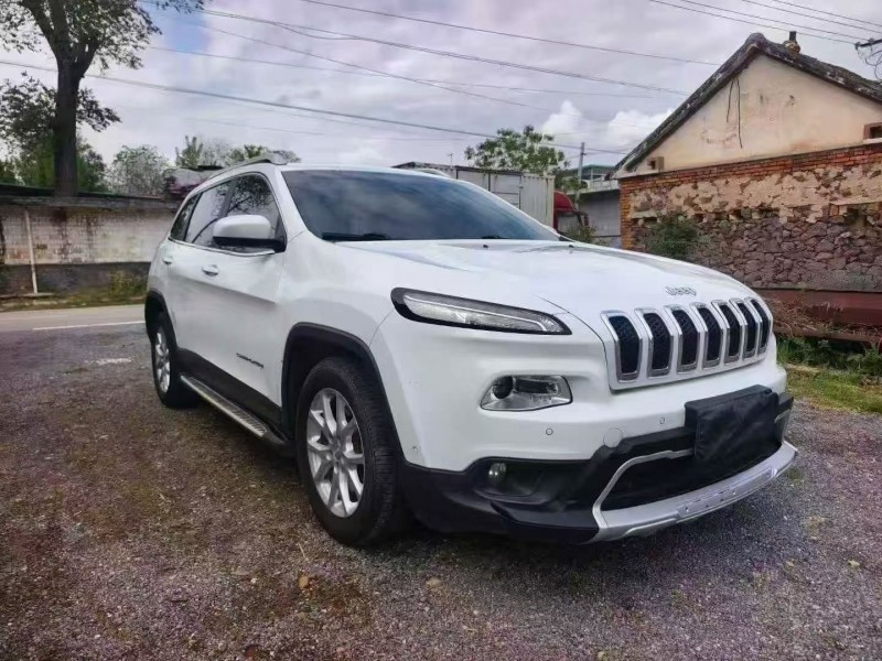 淄博16年Jeep自由光3
