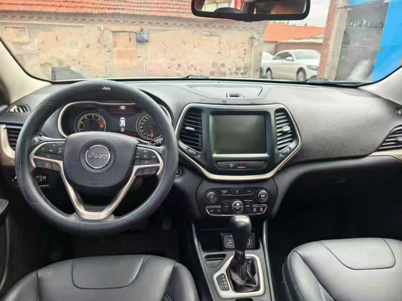 淄博16年Jeep自由光6