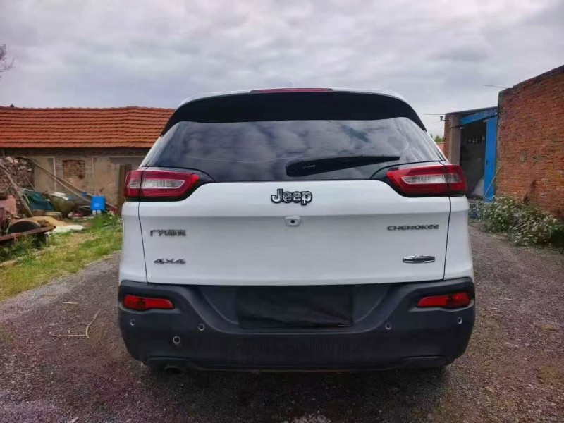 淄博16年Jeep自由光8