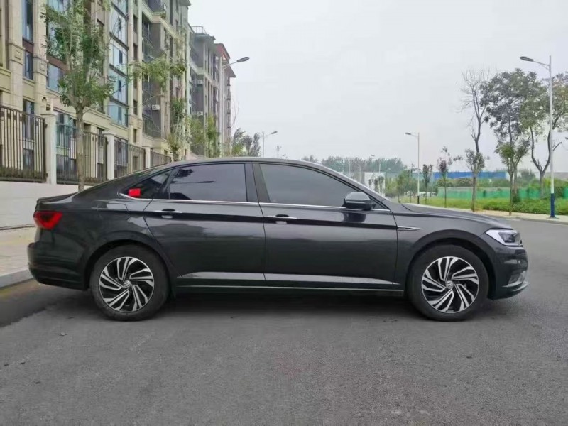 保定21年大众速腾4