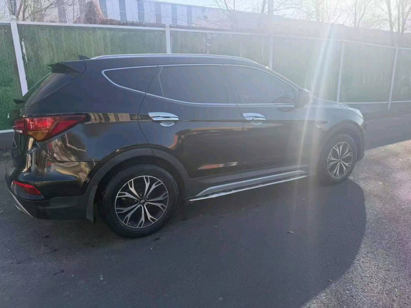 赤峰18年现代新胜达3