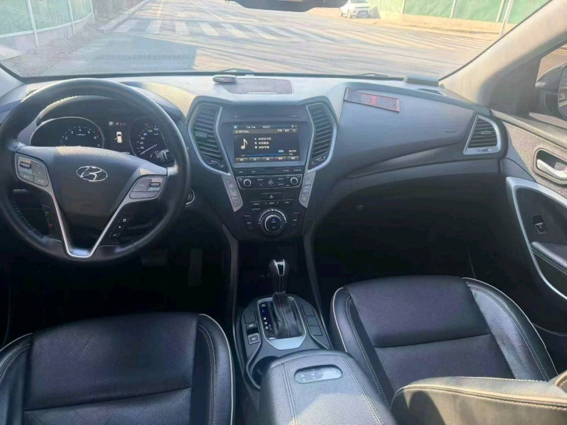 赤峰18年现代新胜达6