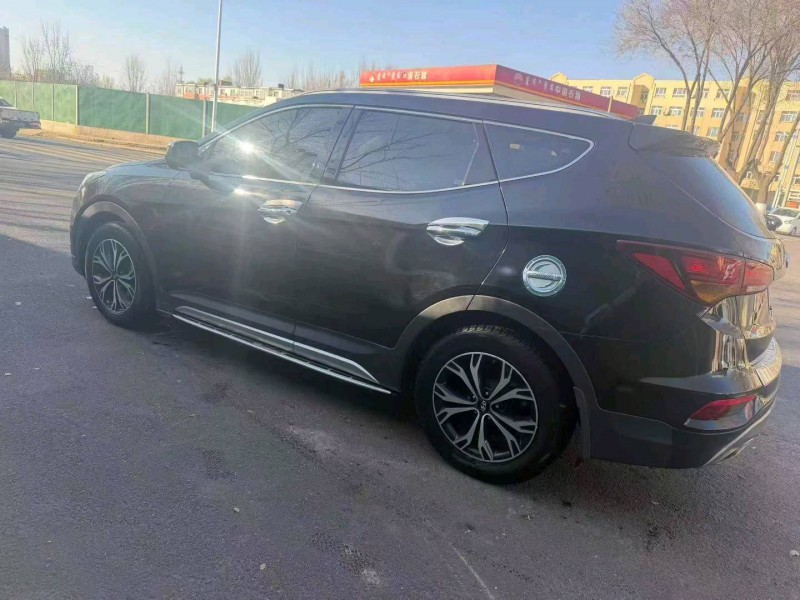 赤峰18年现代新胜达8