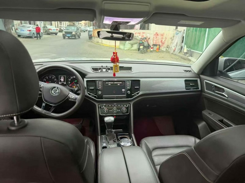 赤峰17年大众途昂5