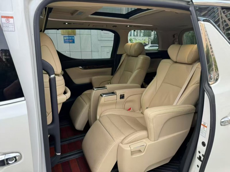 济宁19年丰田埃尔法5