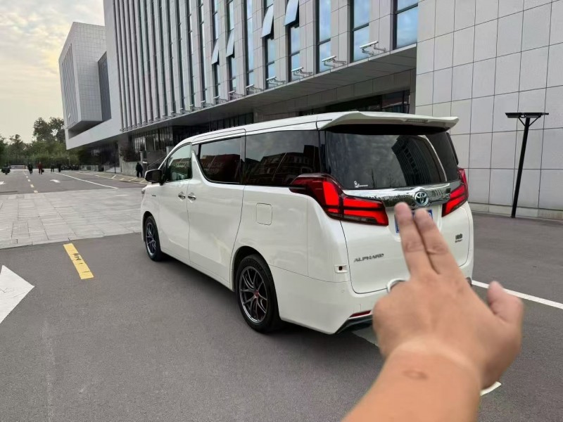 济宁19年丰田埃尔法8