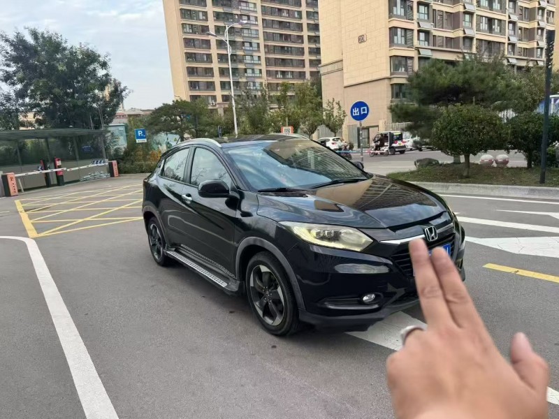 青岛15年本田缤智3