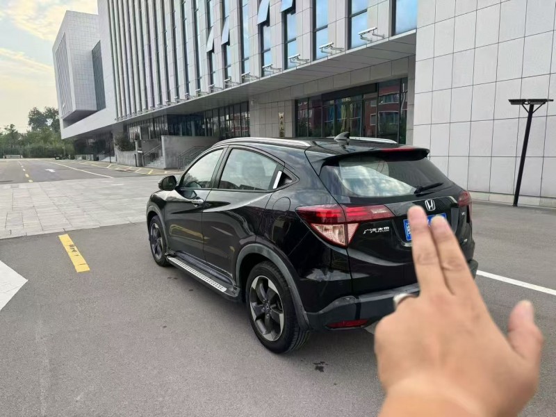 青岛15年本田缤智7