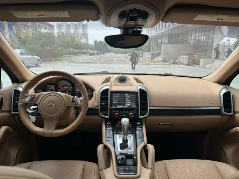 威海14年保时捷卡宴6