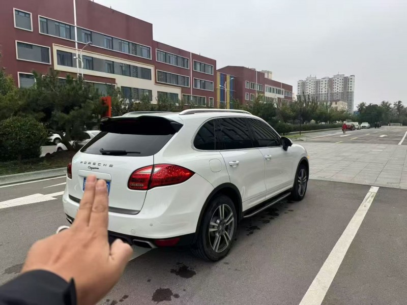 威海14年保时捷卡宴7