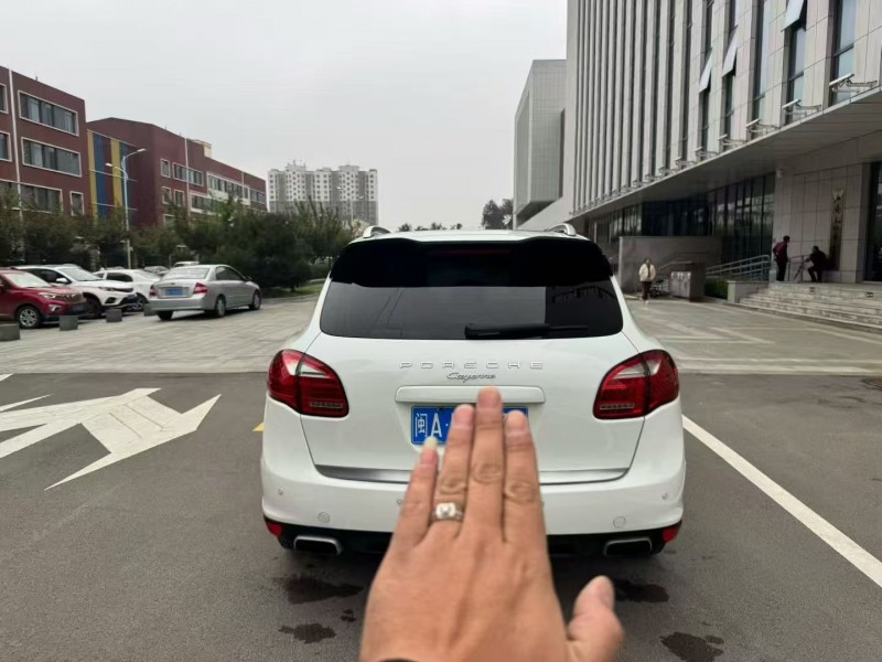 威海14年保时捷卡宴8