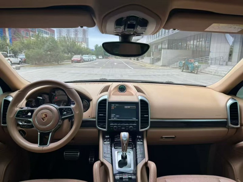 东营15年保时捷卡宴4