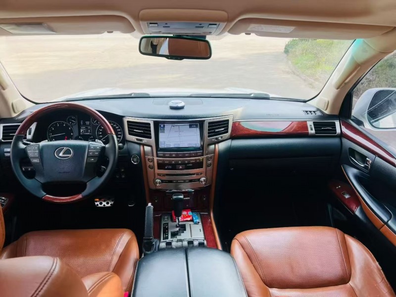 济宁15年雷克萨斯LX6