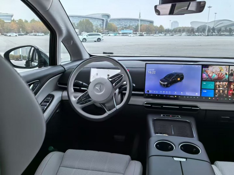 邢台25年岚图汽车梦想家7