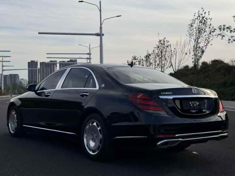 邯郸17年奔驰迈巴赫S级8