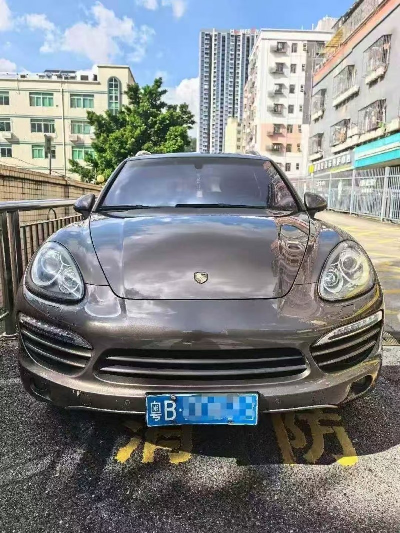 广州12年保时捷卡宴1