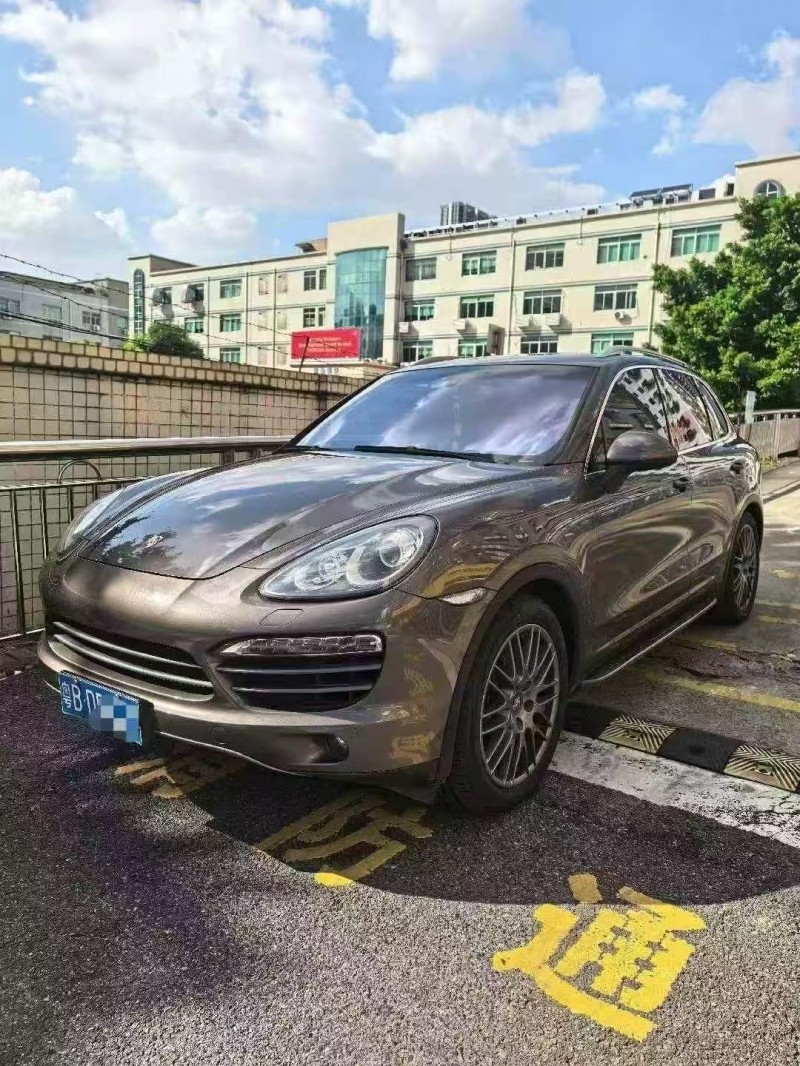 广州12年保时捷卡宴2