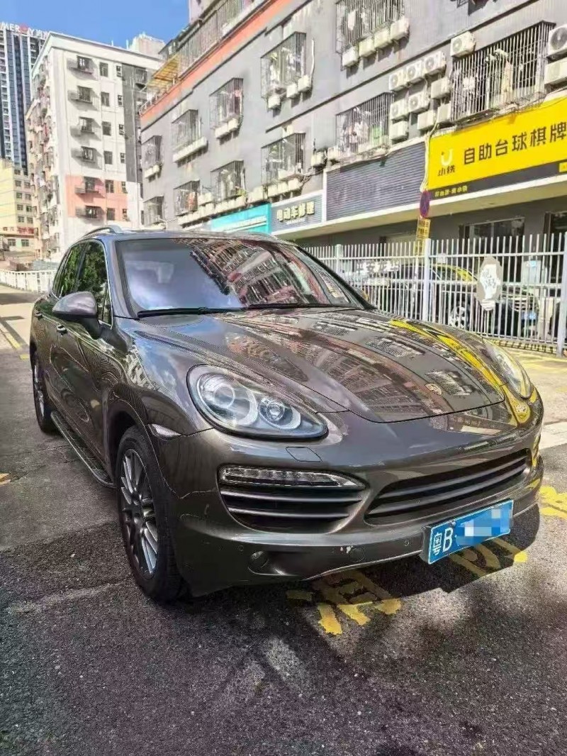 广州12年保时捷卡宴3