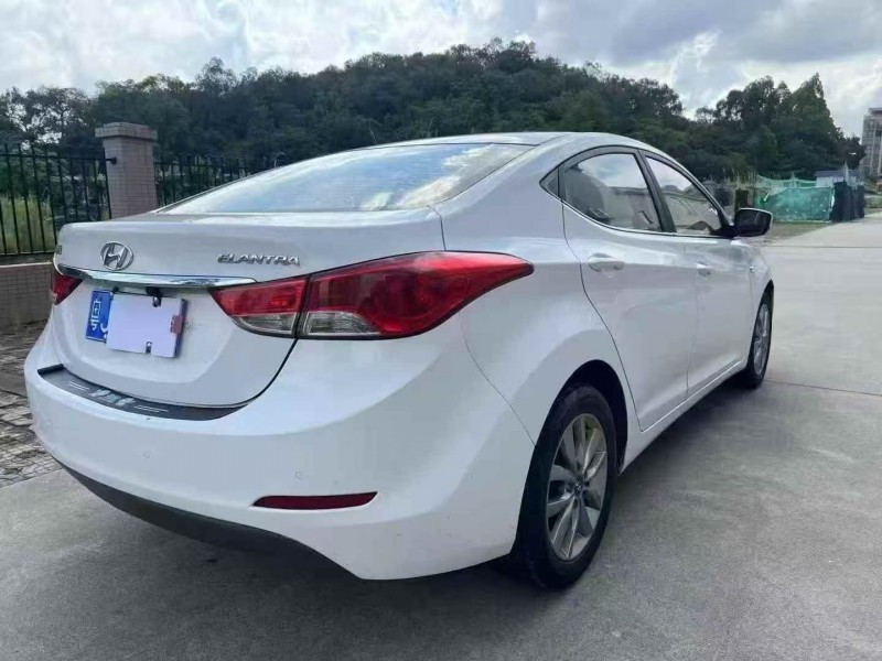 广州16年现代朗动8